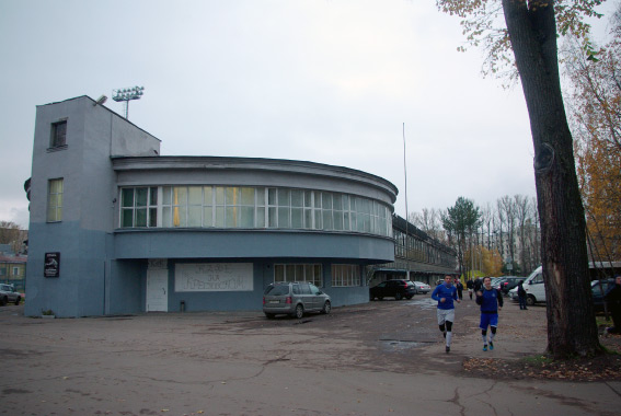 Здание рядом со стадионом «Динамо», ресторан «Грелка»