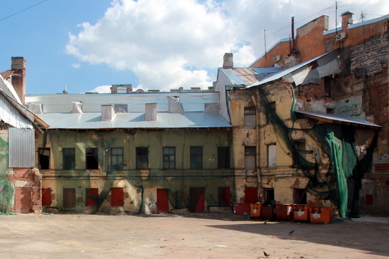 Дом Рогова со стороны двора