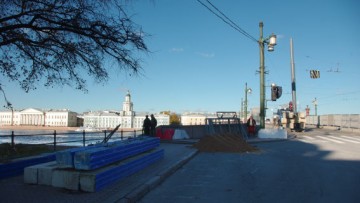 Дворцовый мост, подготовка к ремонту