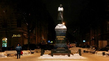 Памятник Пушкину на Пушкинской улице