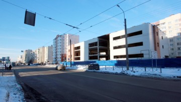 Недостроенное здание на проспекте Энтузиастов