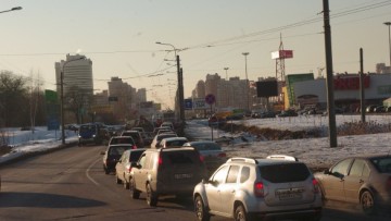 Узкий участок Богатырского проспекта от Байконурской улицы до Гаккелевской