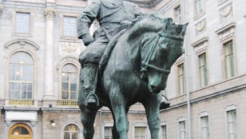 Памятник Александру III, двор Мраморного дворца