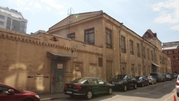 Смолячкова, 6, исторические здания со стороны Ловизского переулка