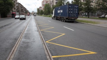 Некорректная разметка трамвайных остановок на Маршала Говорова
