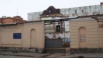Снос заводских корпусов на улице Смолячкова, 6