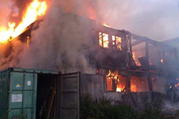 Пожар у «Ленты» в Парголове