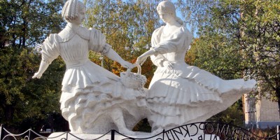 Сестрорецк, две сестры, скульптура