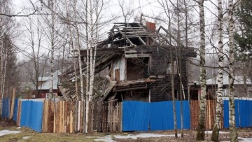 Деревянный дом после пожара, Сосновский проспект, 1