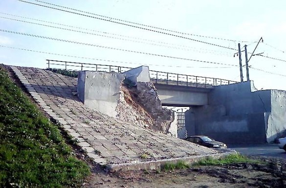 Обрушение путепровода, железнодорожного моста на Пулковском шоссе