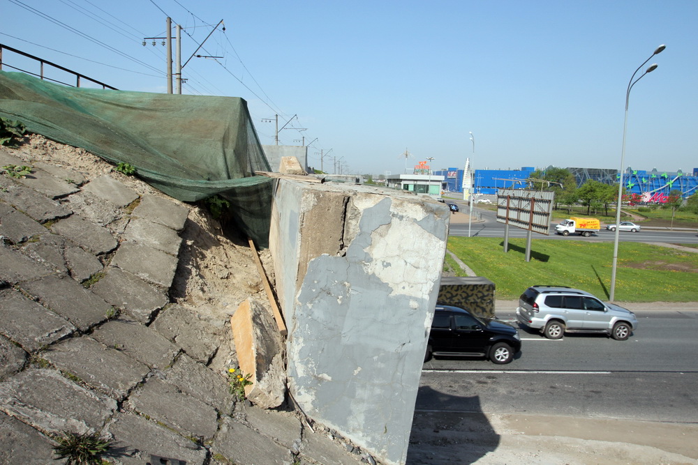 Обрушение железнодорожного моста над Пулковским