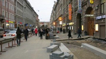 Ремонт улицы Восстания создал временные неудобства для пешеходов