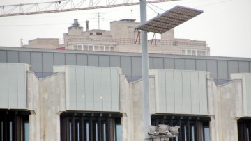 Надстройка здания на площади Победы