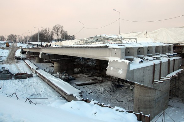 Строящийся мост над Пулковкой