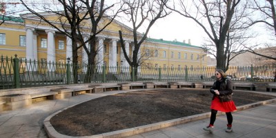 Мариинская больница, место памятника Ольденбургскому