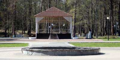 Эстрада и фонтан в Зеленогорском парке