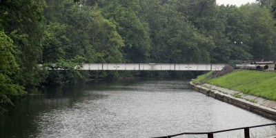 Черная речка, мост с теплотрассой