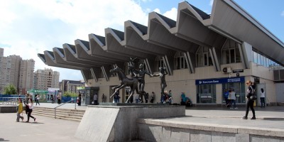 Станция метро Пионерская