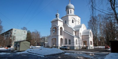 Тихвинская церковь на улице Софьи Ковалевской, дом 9, корпус 1
