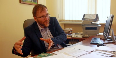 Дмитрий Шерих в кабинете