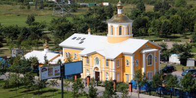 Проспект Косыгина, Покровская церковь в парке Малиновка
