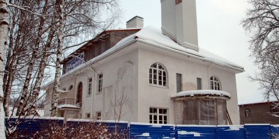 Павловск, Дом с ангелом на улице Красного Курсанта