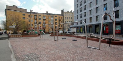 Сквер на улице Моисеенко