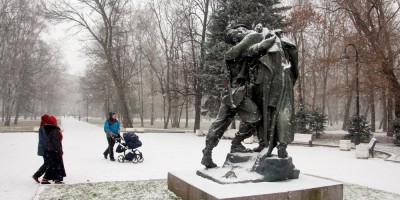 Московский парк Победы, скульптура Братья по оружию