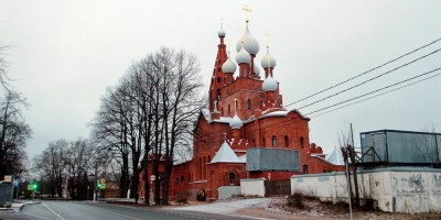 Церковь Серафима Саровского в Петергофе, Ораниенбаумское шоссе