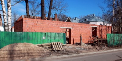 Ломоносов, улица Костылева, строительство на территории больницы