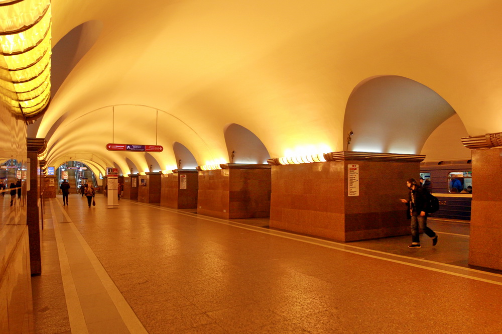 Станция метро Площадь Ленина