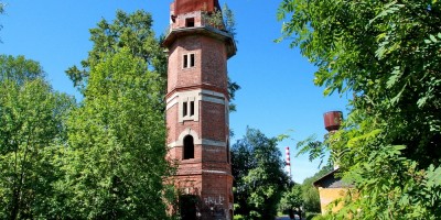 Водонапорная башня на Межозерной улице, 14, корпус 2, в Осиновой Роще в Парголове