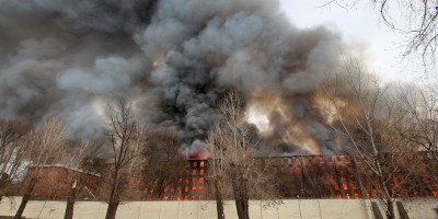 Октябрьская набережная, 50, пожар на фабрике Торнтон