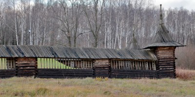 Усадьба Богословка, ограда и башенка