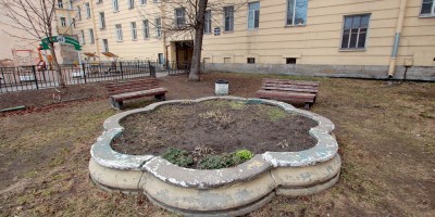 Курляндская улица, дом 25, фонтан