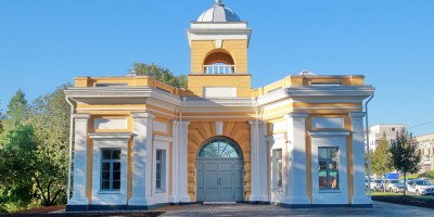 Александровские ворота на улице Химиков