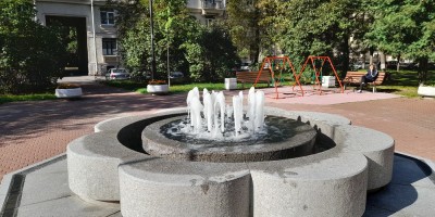 Улица Решетникова, 9, фонтан