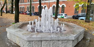 Улица Комсомола, 1-3, восьмигранный фонтан