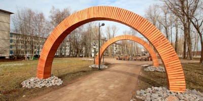 Улица Петра Смородина, сквер, арки Улица Петра Смородина, сквер, арки