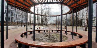 Улица Петра Смородина, сквер, навес Улица Петра Смородина, сквер, навес