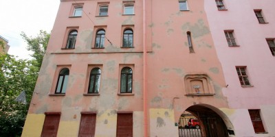 Подрезова улица, 14, арка