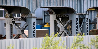 Всеволожск, Народная улица, железнодорожный мост в музее Битва за Ленинград, опоры