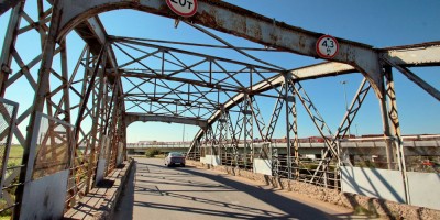 Обухово, путепровод над железной дорогой, проезжая часть Обухово, путепровод над железной дорогой, проезжая часть