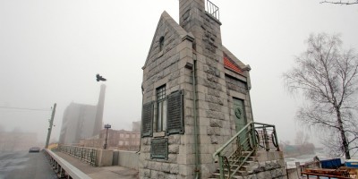 Екатерингофский мост, разводной павильон