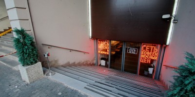 Московский вокзал, спуск в подземный переход Московский вокзал, спуск в подземный переход