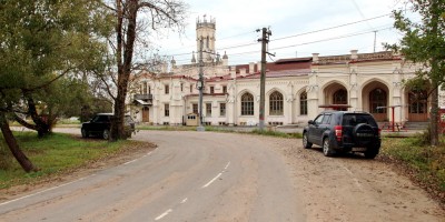 Петергоф, улица Юты Бондаровской, извилистый участок Петергоф, улица Юты Бондаровской, извилистый участок