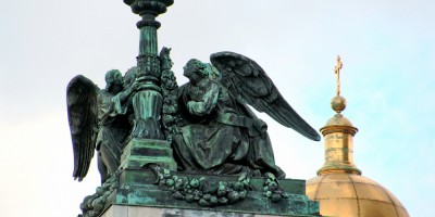 Исаакиевский собор, ангелы и газовый фонарь Исаакиевский собор, ангелы и газовый фонарь