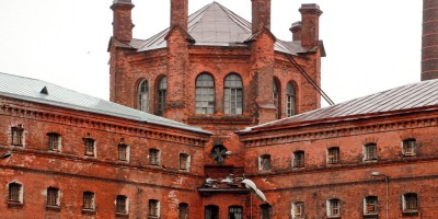 Арсенальная набережная, дом 7, восточный крест, башня