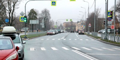 Гжатская улица, перекресток с улицей Хлопина