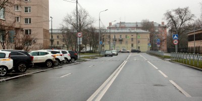 Гжатская улица возле проспекта Непокоренных